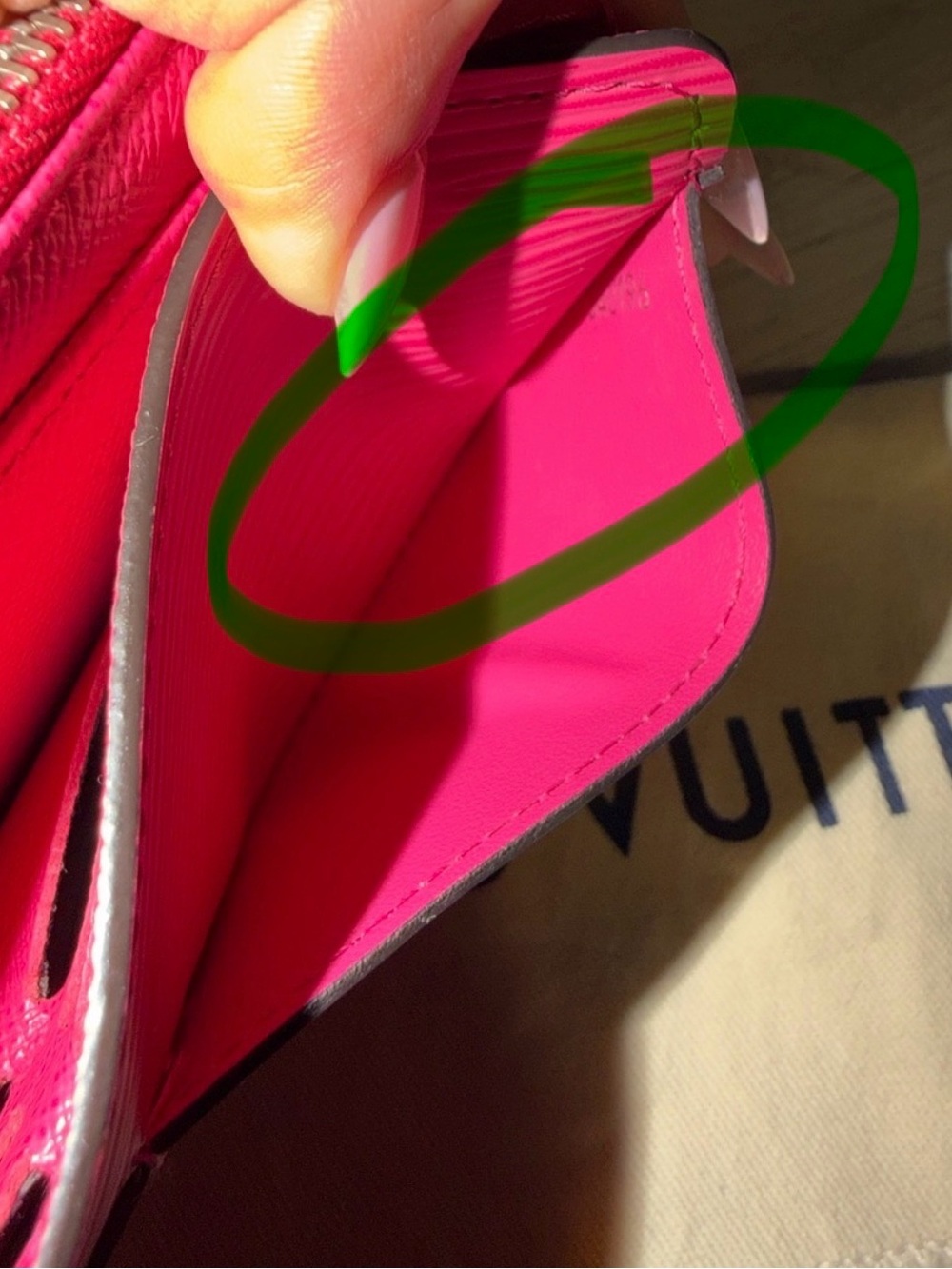 🔥SALE!🔥 Louis Vuitton Pink Epi Leather Envelope Wallet - Picture 8 of 9